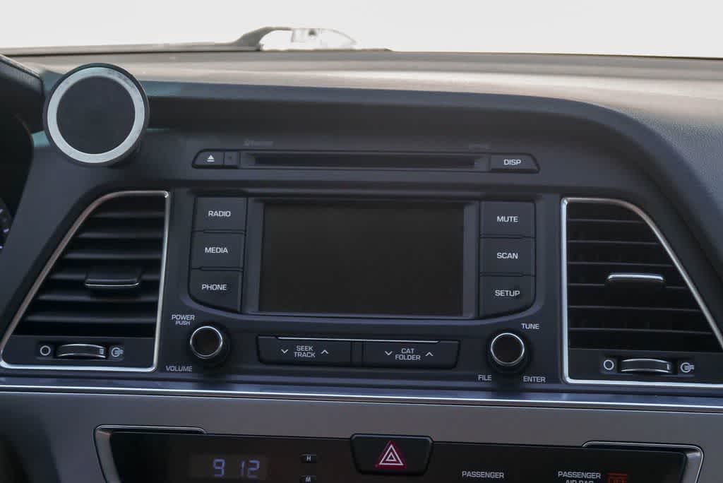 Thumbnail: 2015 Hyundai Sonata - 12