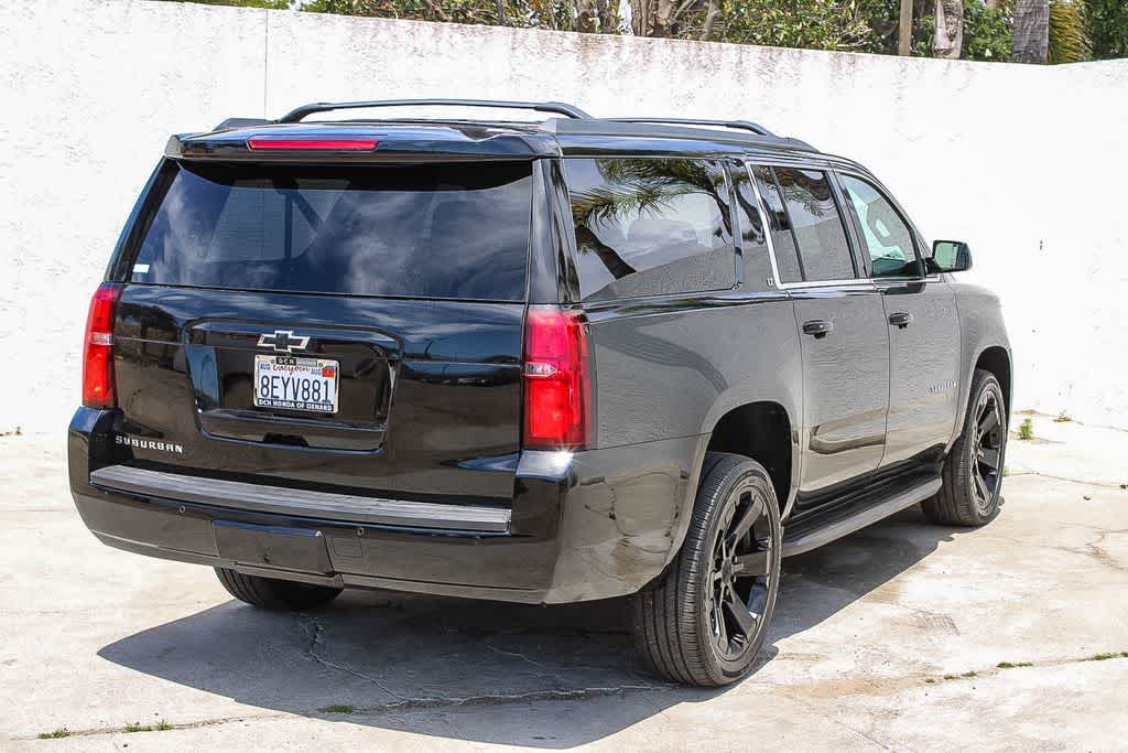 Thumbnail: 2018 Chevrolet Suburban - 9