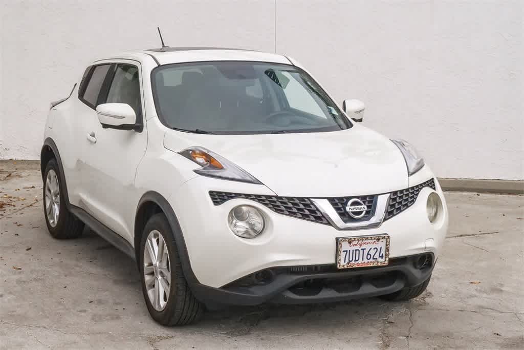2016 Nissan Juke SV photo 2