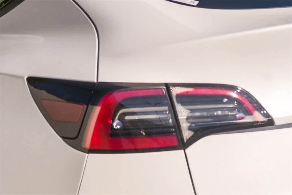 Thumbnail: 2022 Tesla Model Y - 10