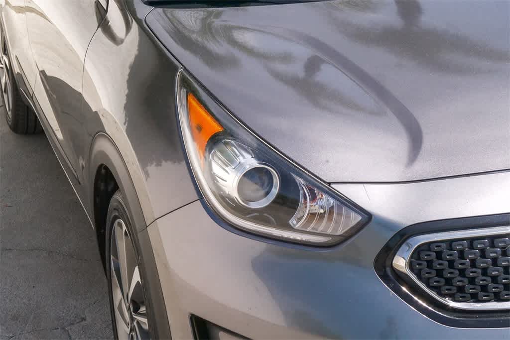 Thumbnail: 2017 Kia Niro - 4