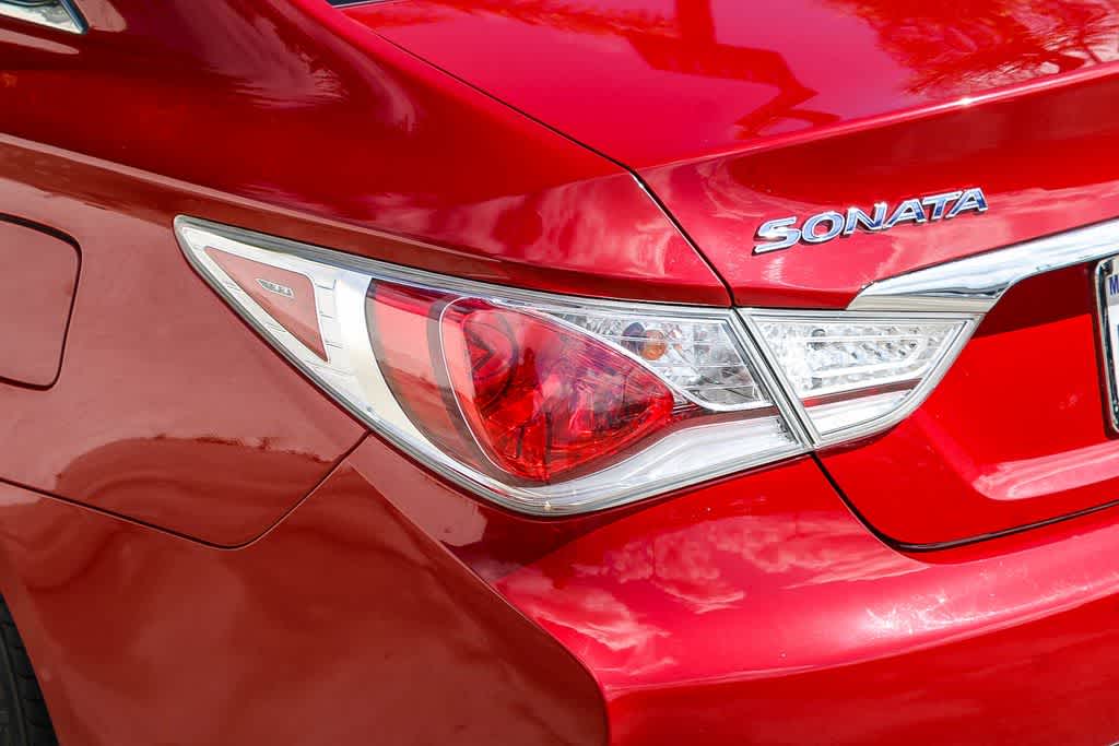 Thumbnail: 2013 Hyundai Sonata - 10