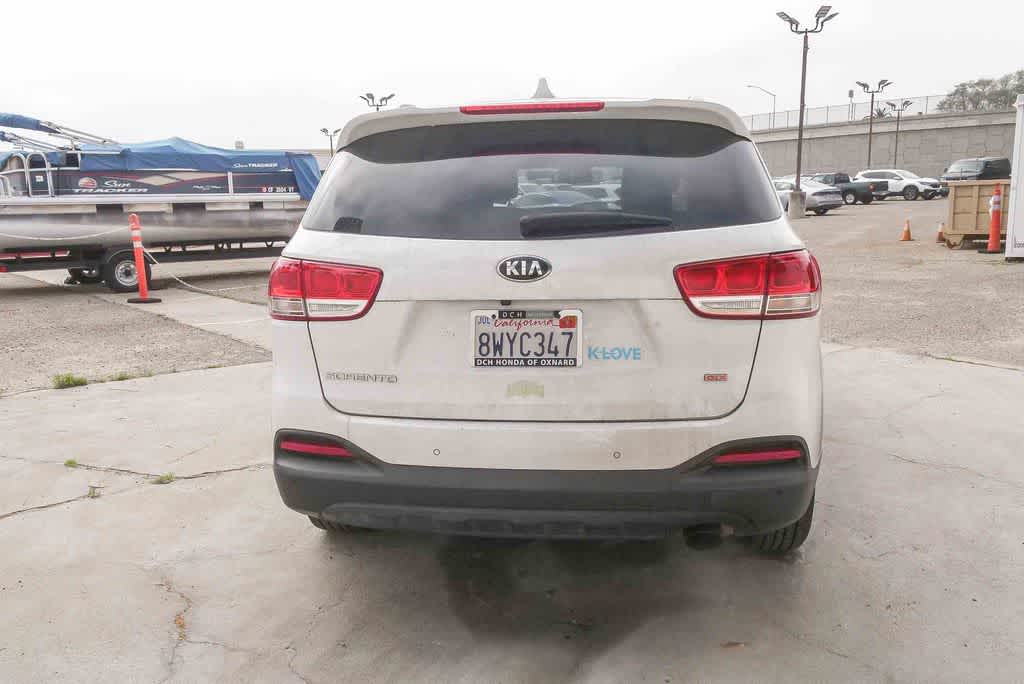 Thumbnail: 2017 Kia Sorento - 8