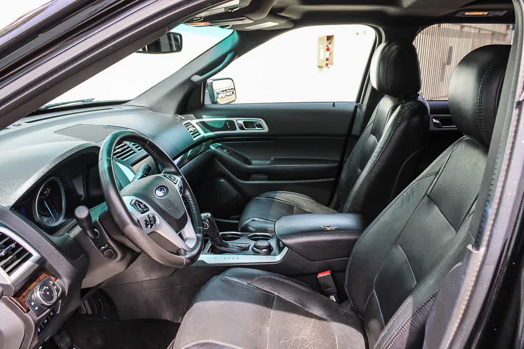 Thumbnail: 2013 Ford Explorer - 16