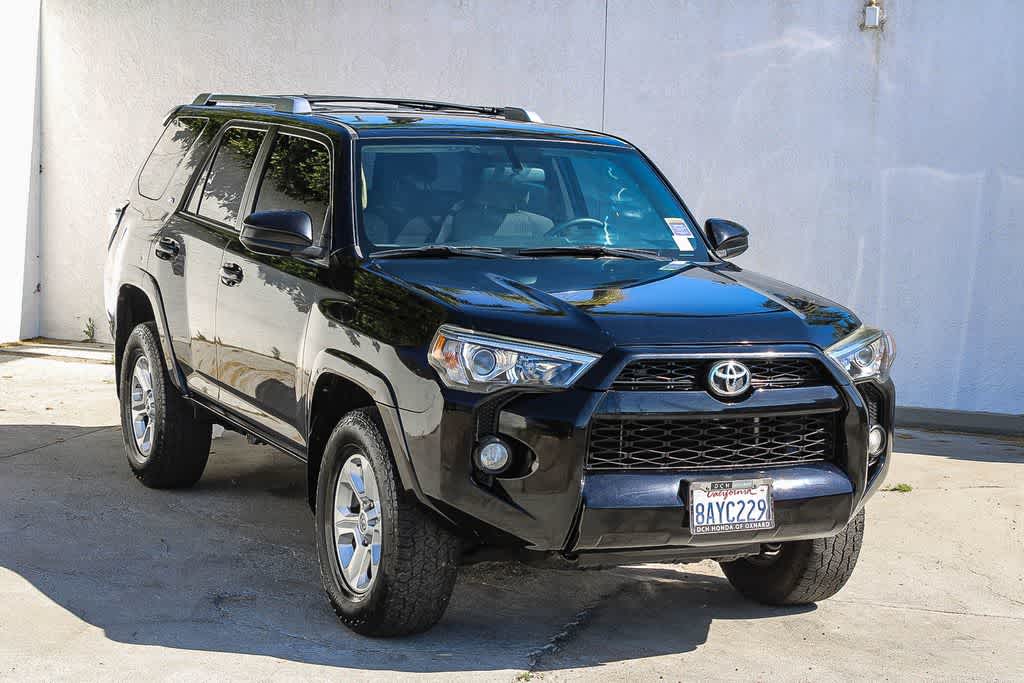 Thumbnail: 2017 Toyota 4Runner - 3