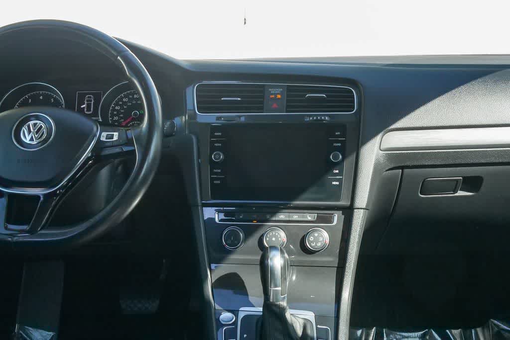 Thumbnail: 2019 Volkswagen e-Golf - 12