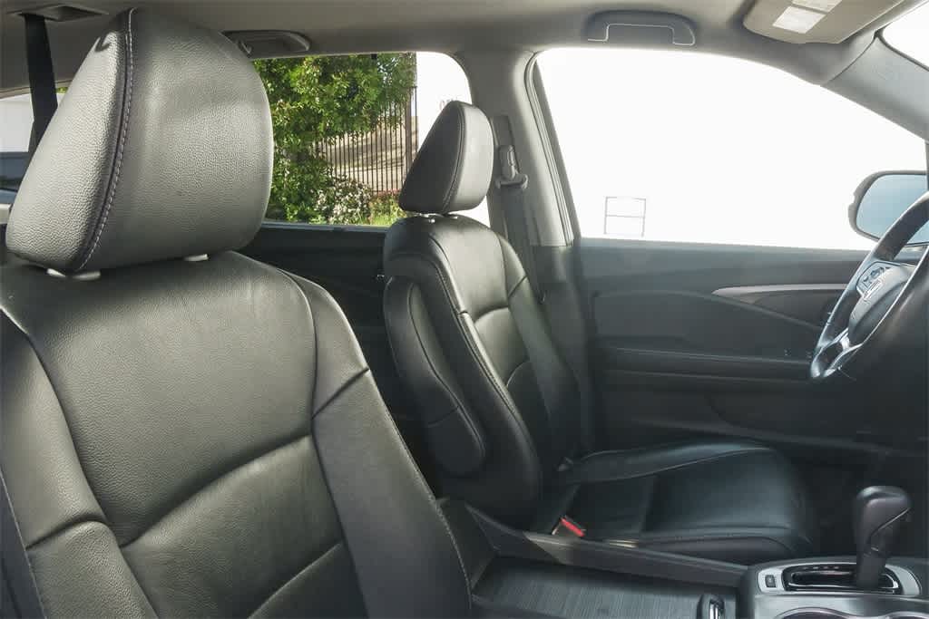 Thumbnail: 2020 Honda Pilot - 17