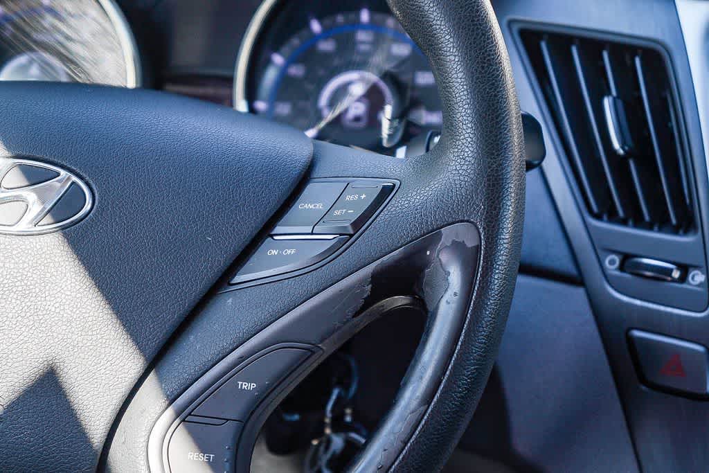 Thumbnail: 2013 Hyundai Sonata - 17