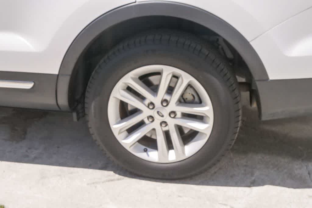 Thumbnail: 2017 Ford Explorer - 6