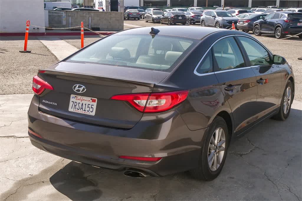 Thumbnail: 2016 Hyundai Sonata - 9