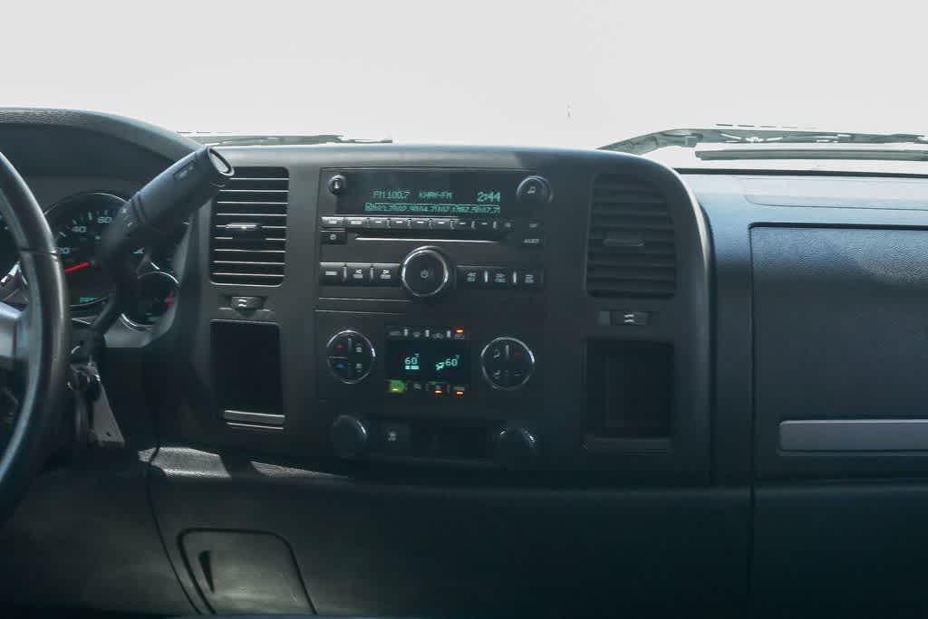 Thumbnail: 2011 Chevrolet Silverado 1500 - 12