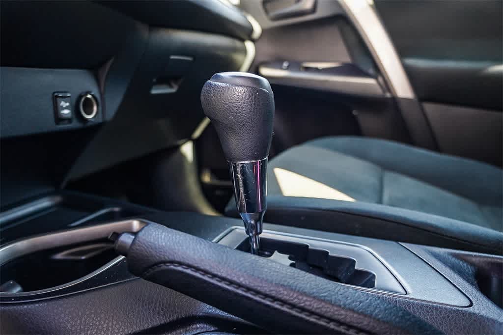 Thumbnail: 2018 Toyota RAV4 - 24