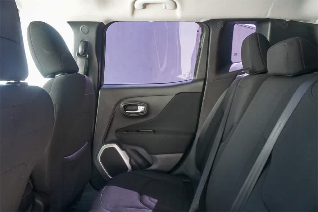 Thumbnail: 2018 Jeep Renegade - 15