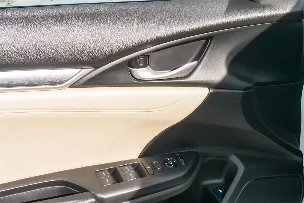 Thumbnail: 2016 Honda Civic - 18