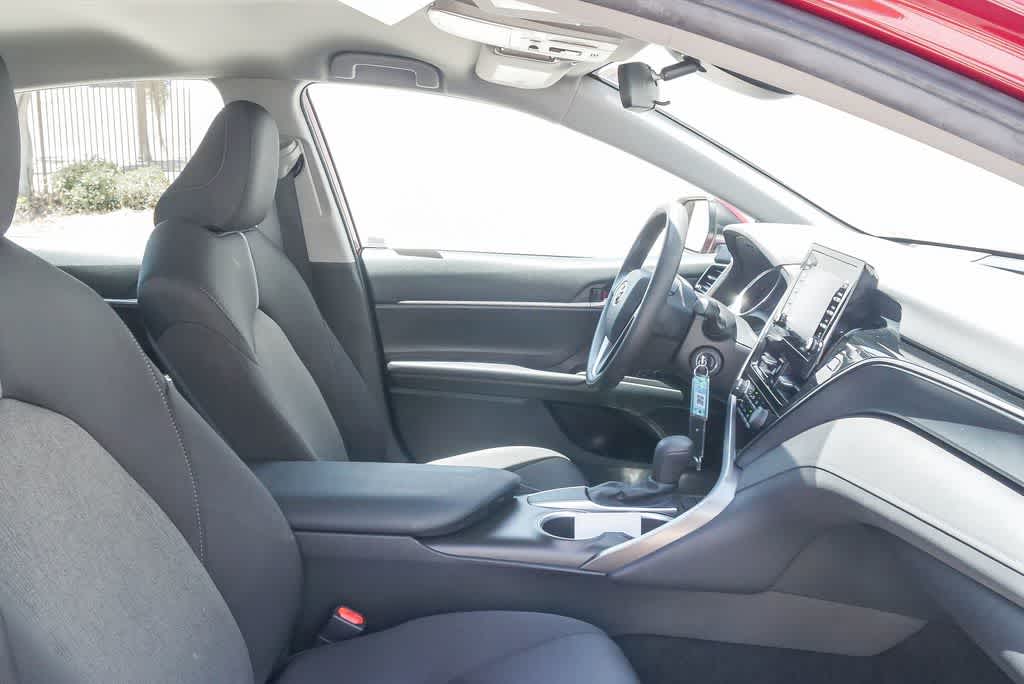 Thumbnail: 2021 Toyota Camry - 16