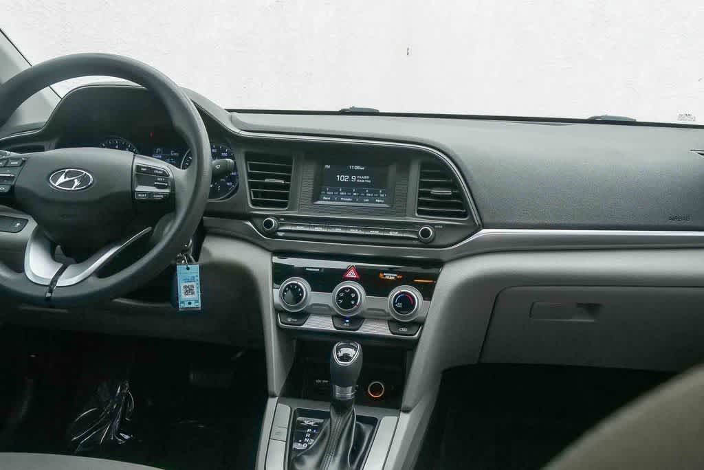 Thumbnail: 2019 Hyundai Elantra - 12
