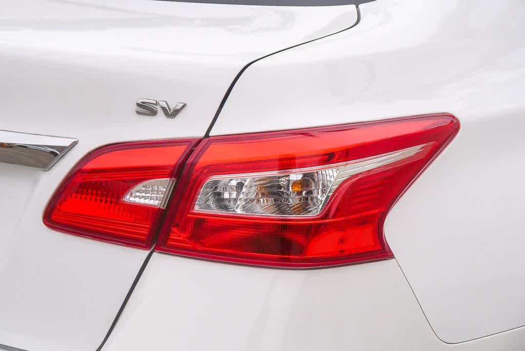 Thumbnail: 2016 Nissan Sentra - 10