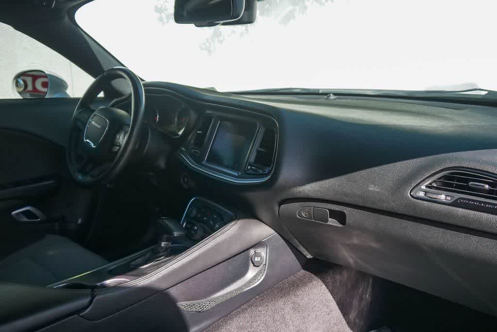 Thumbnail: 2016 Dodge Challenger - 11