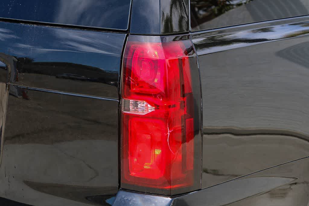Thumbnail: 2018 Chevrolet Suburban - 10