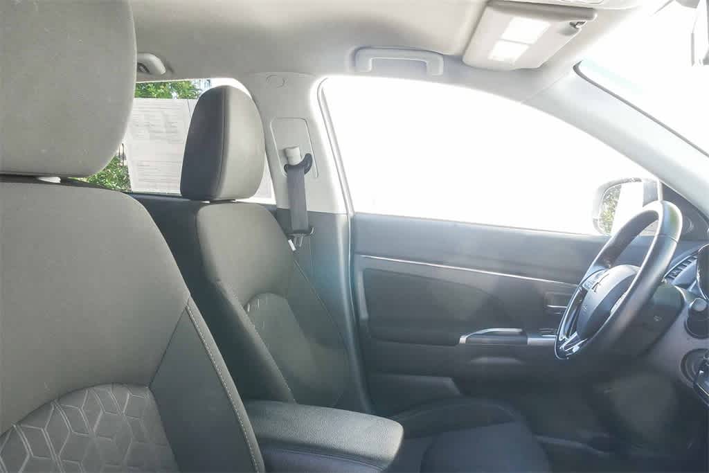 Thumbnail: 2021 Mitsubishi Outlander Sport - 19