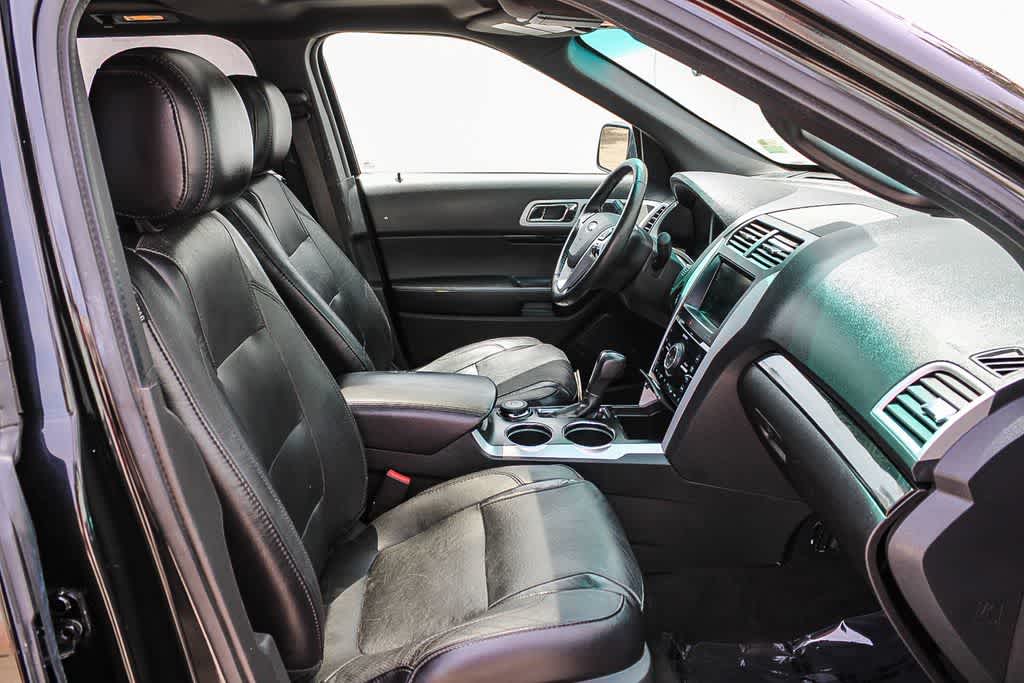Thumbnail: 2013 Ford Explorer - 15