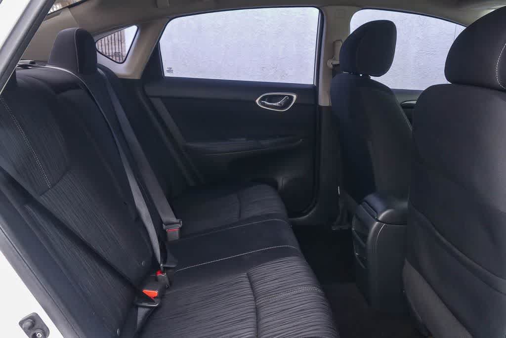 Thumbnail: 2016 Nissan Sentra - 15
