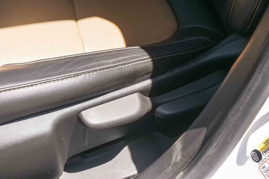 Thumbnail: 2016 Chevrolet Volt - 20