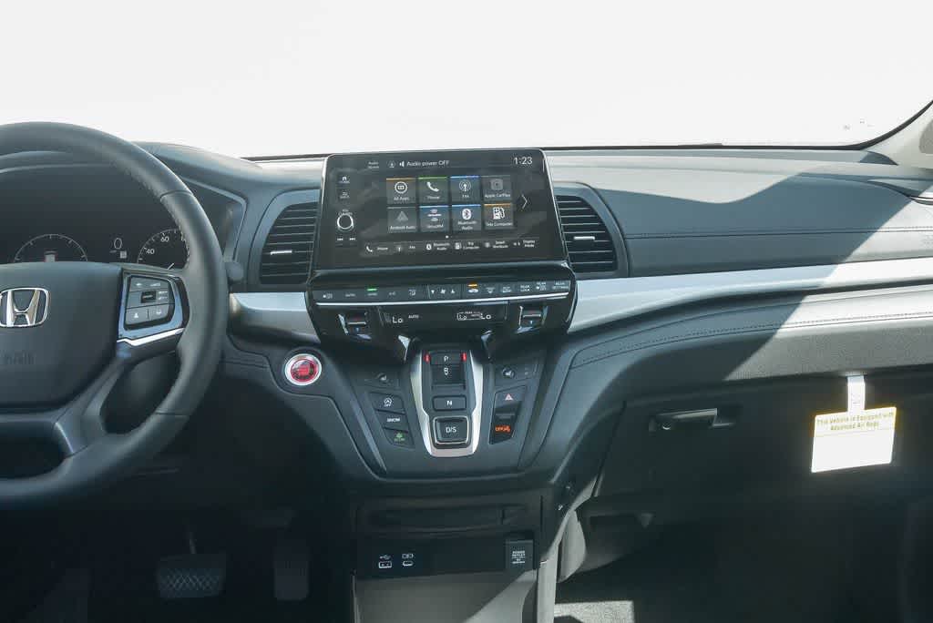 Thumbnail: 2026 Honda Odyssey - 15