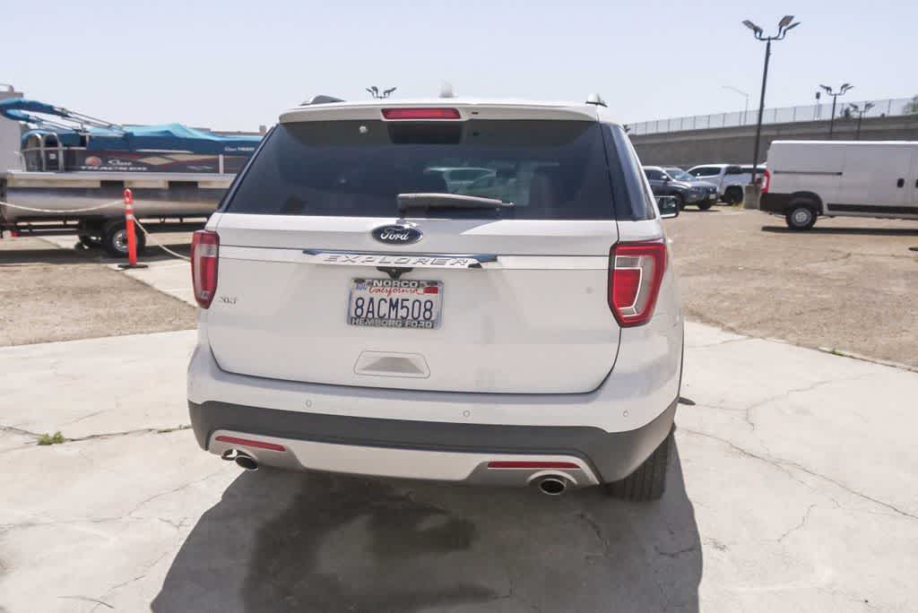 Thumbnail: 2017 Ford Explorer - 8