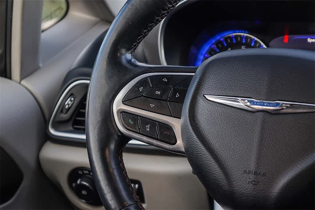 Thumbnail: 2019 Chrysler Pacifica - 15