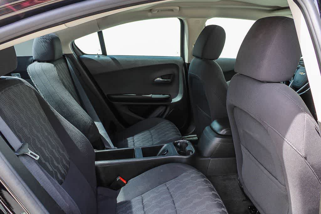 Thumbnail: 2015 Chevrolet Volt - 16