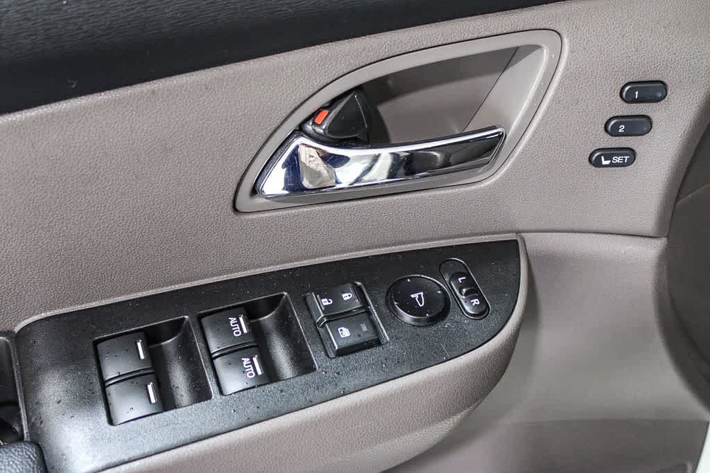 Thumbnail: 2014 Honda Odyssey - 20