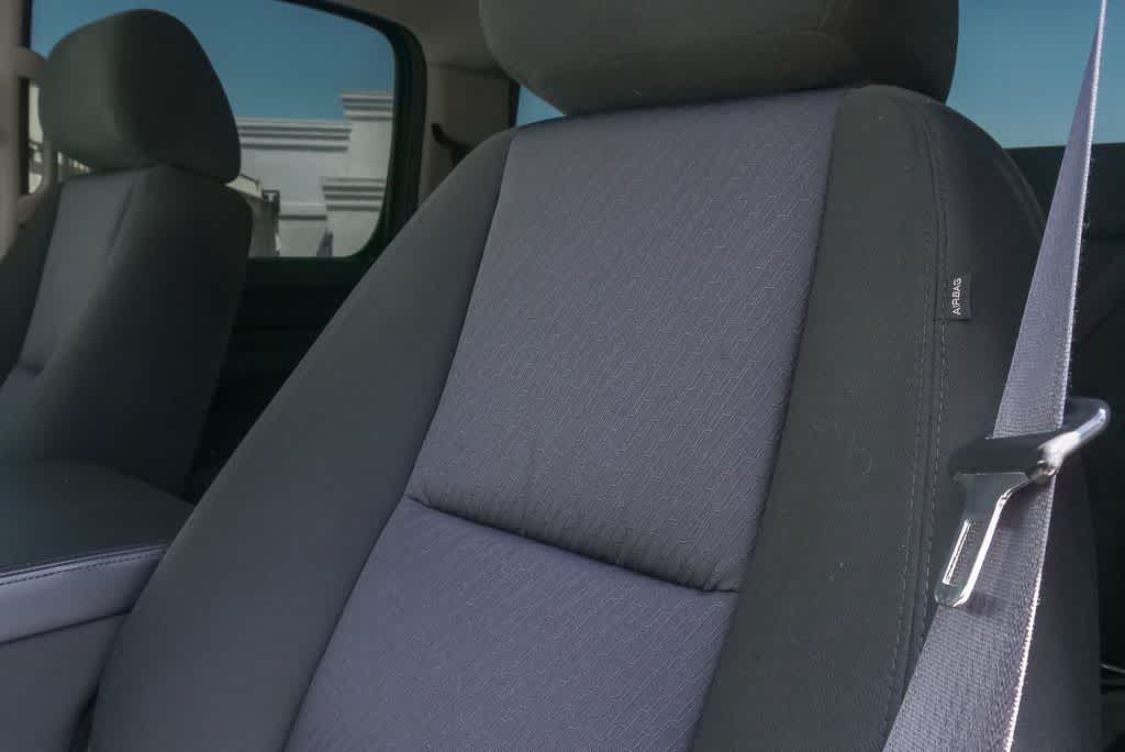 Thumbnail: 2011 Chevrolet Silverado 1500 - 21