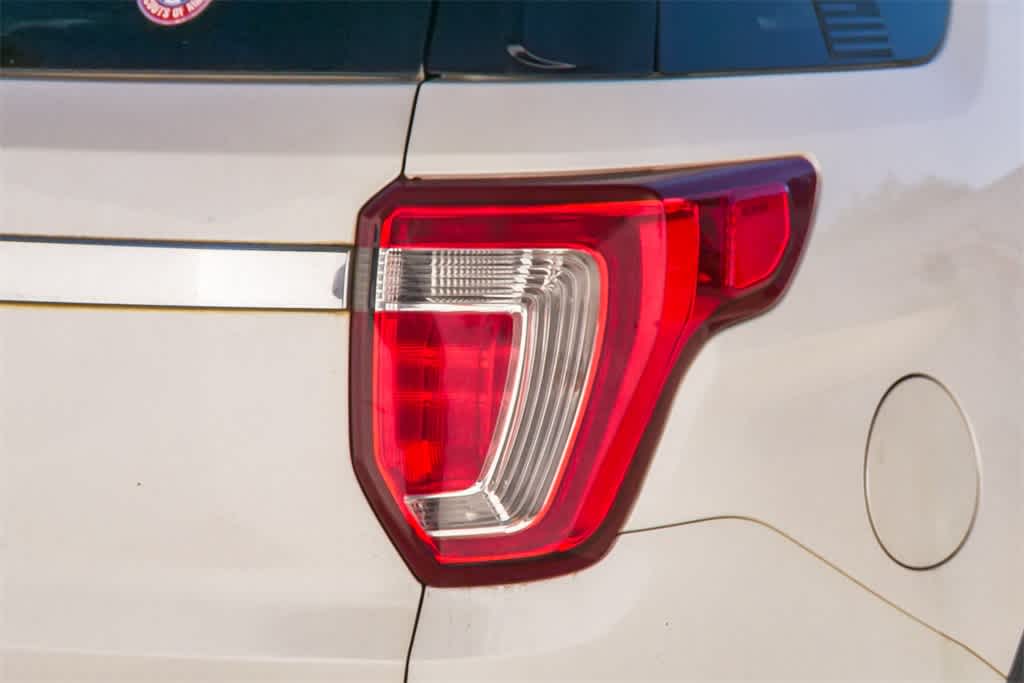 Thumbnail: 2017 Ford Explorer - 10