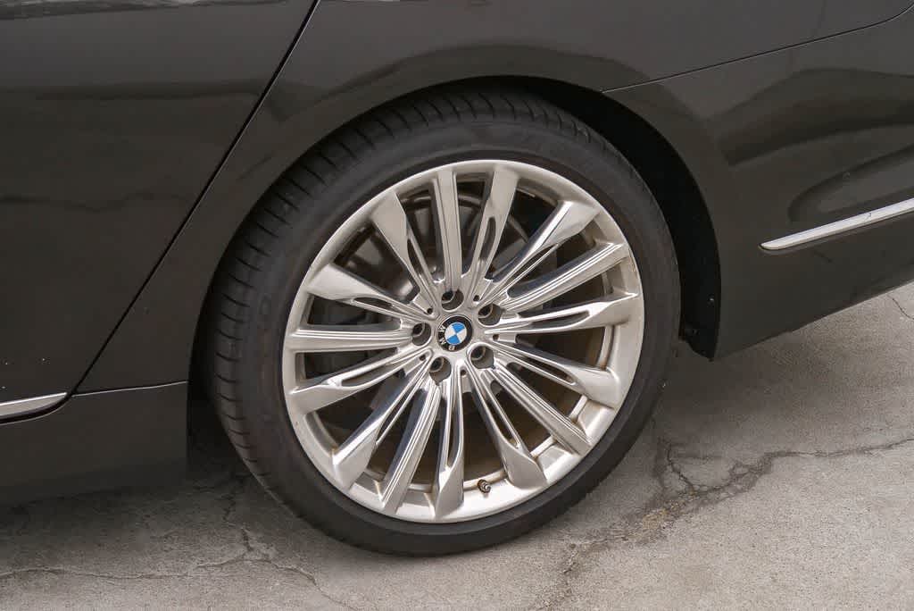 Thumbnail: 2017 BMW 7 Series - 6
