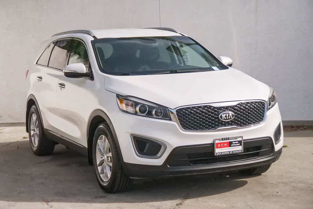Thumbnail: 2016 Kia Sorento - 3