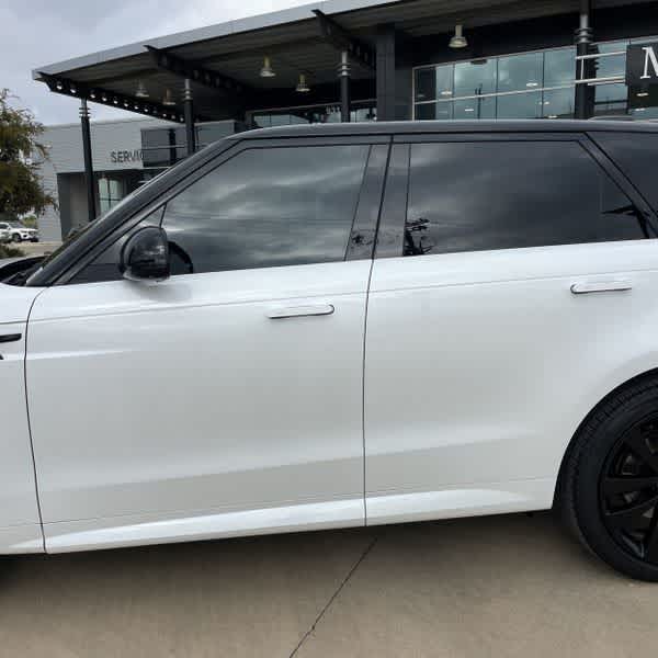 Thumbnail: 2025 Land Rover Range Rover Sport - 4