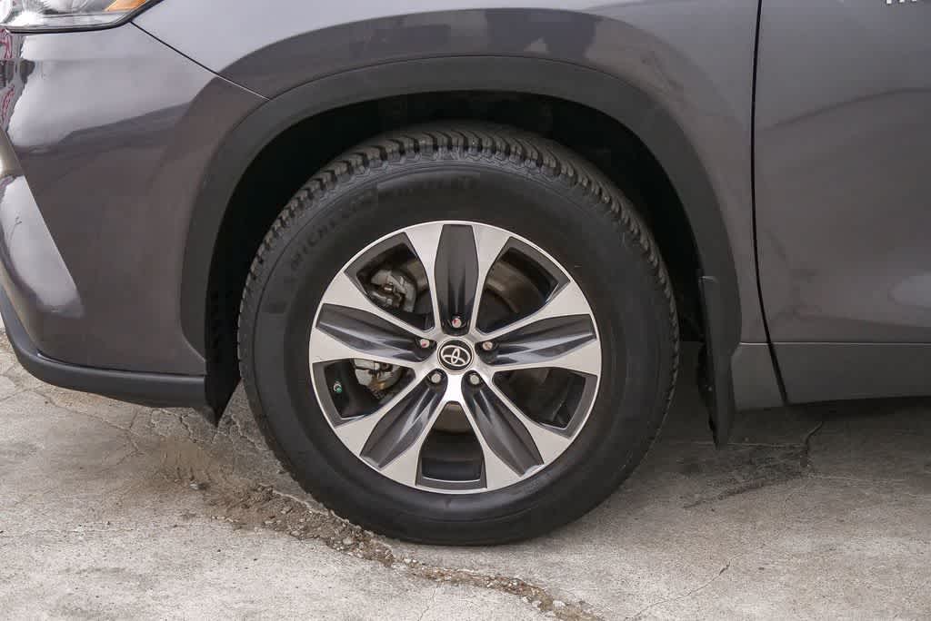Thumbnail: 2021 Toyota Highlander - 5