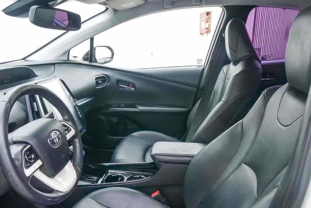 Thumbnail: 2017 Toyota Prius Prime - 14
