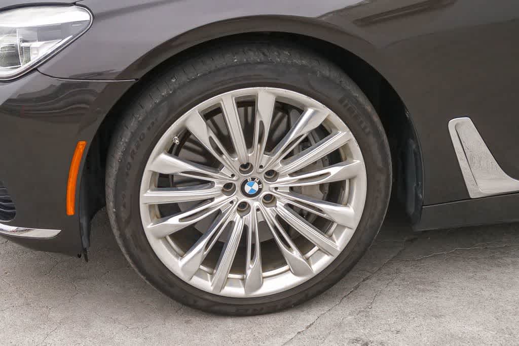 Thumbnail: 2017 BMW 7 Series - 5