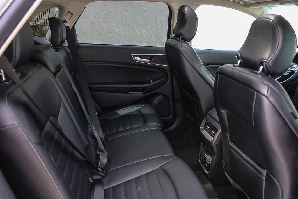Thumbnail: 2019 Ford Edge - 15