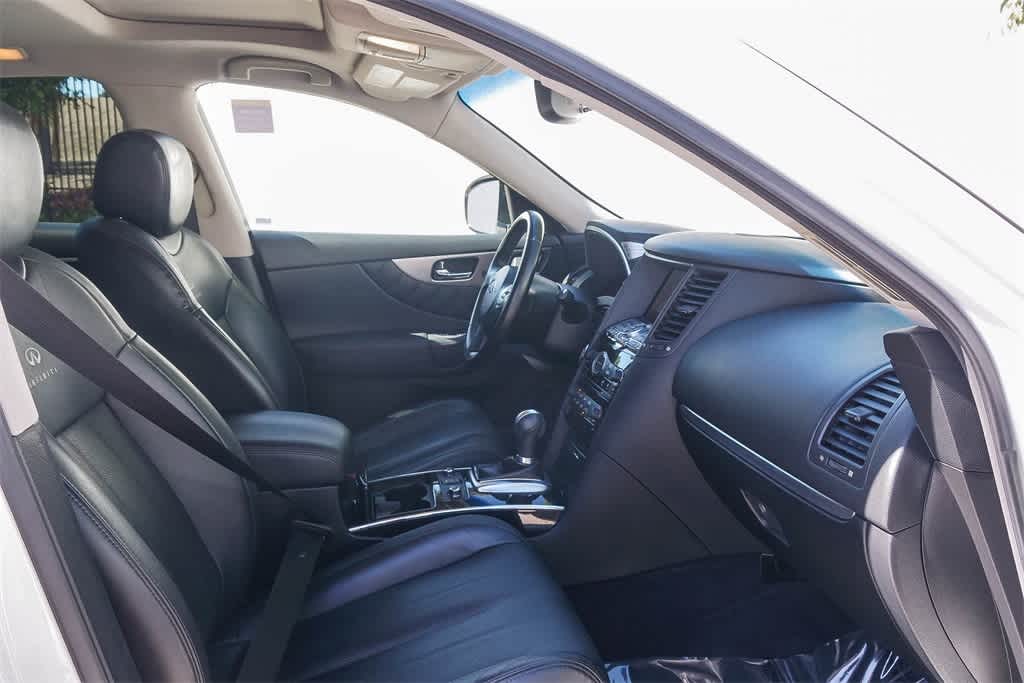 Thumbnail: 2013 INFINITI FX37 - 17