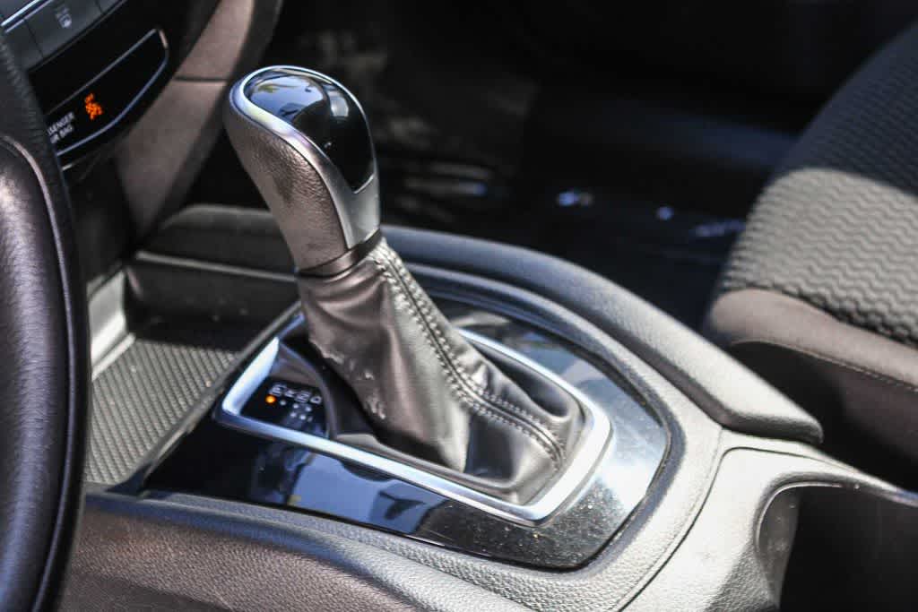 Thumbnail: 2018 Nissan Rogue Sport - 18