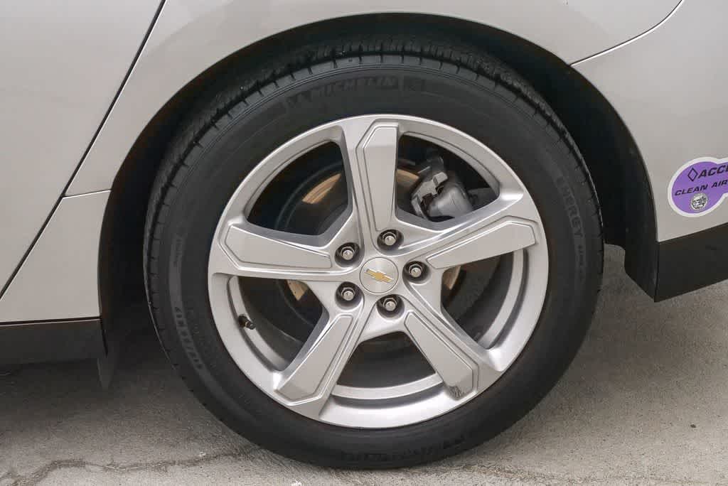 Thumbnail: 2019 Chevrolet Volt - 6
