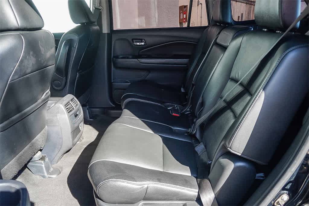 Thumbnail: 2019 Honda Pilot - 21