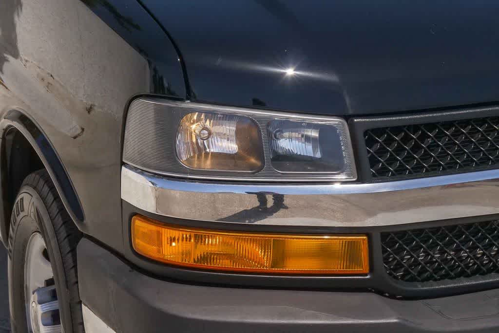 Thumbnail: 2018 Chevrolet Express - 4