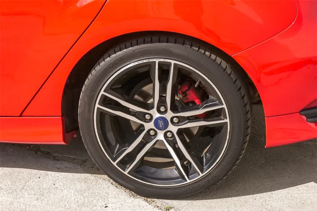 Thumbnail: 2016 Ford Focus - 6