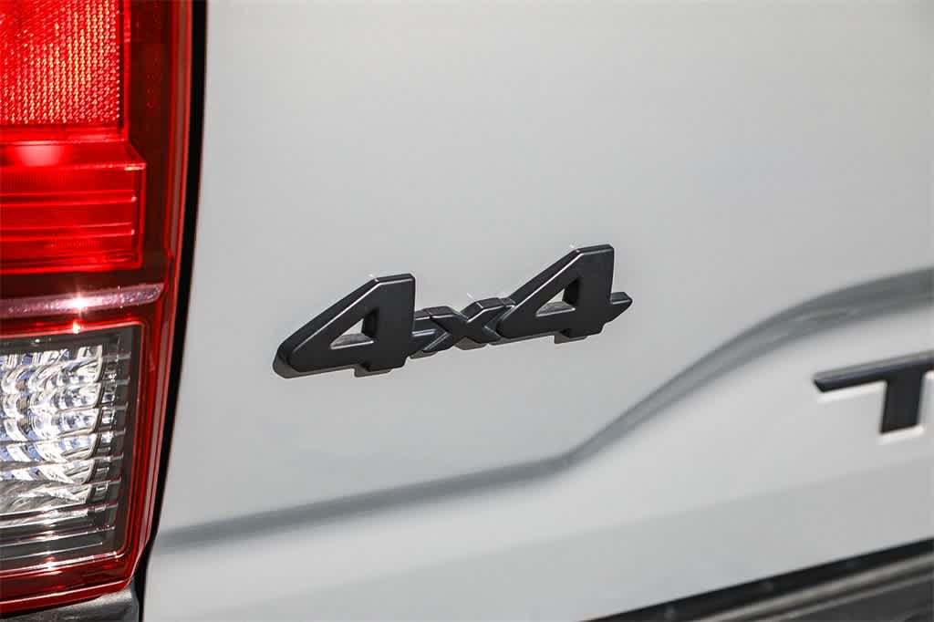 Thumbnail: 2021 Toyota Tacoma - 11