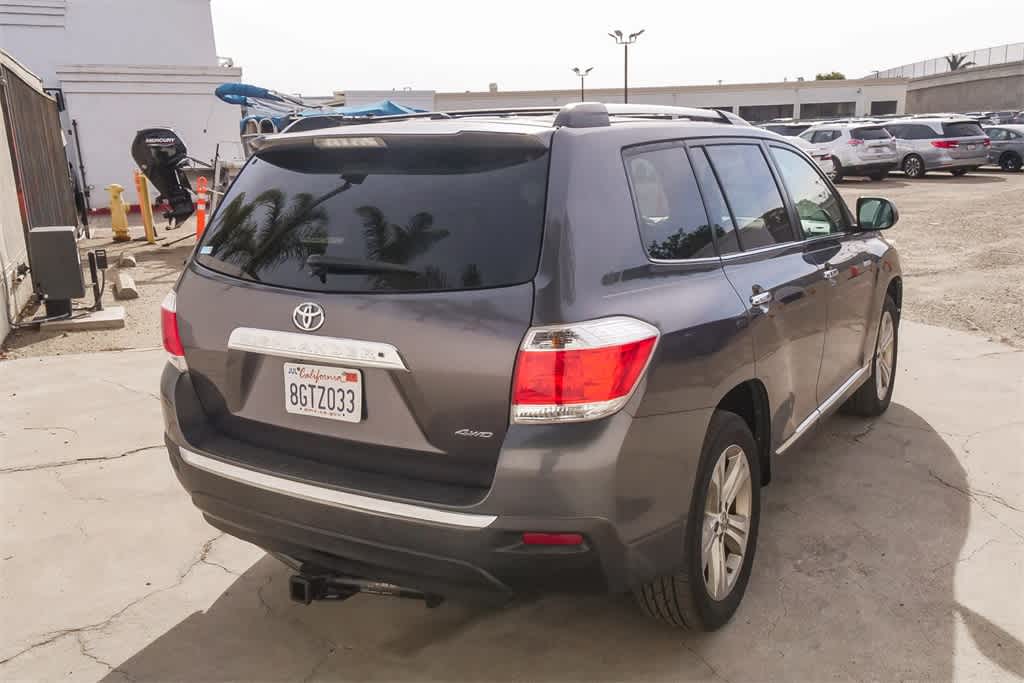 Thumbnail: 2013 Toyota Highlander - 9