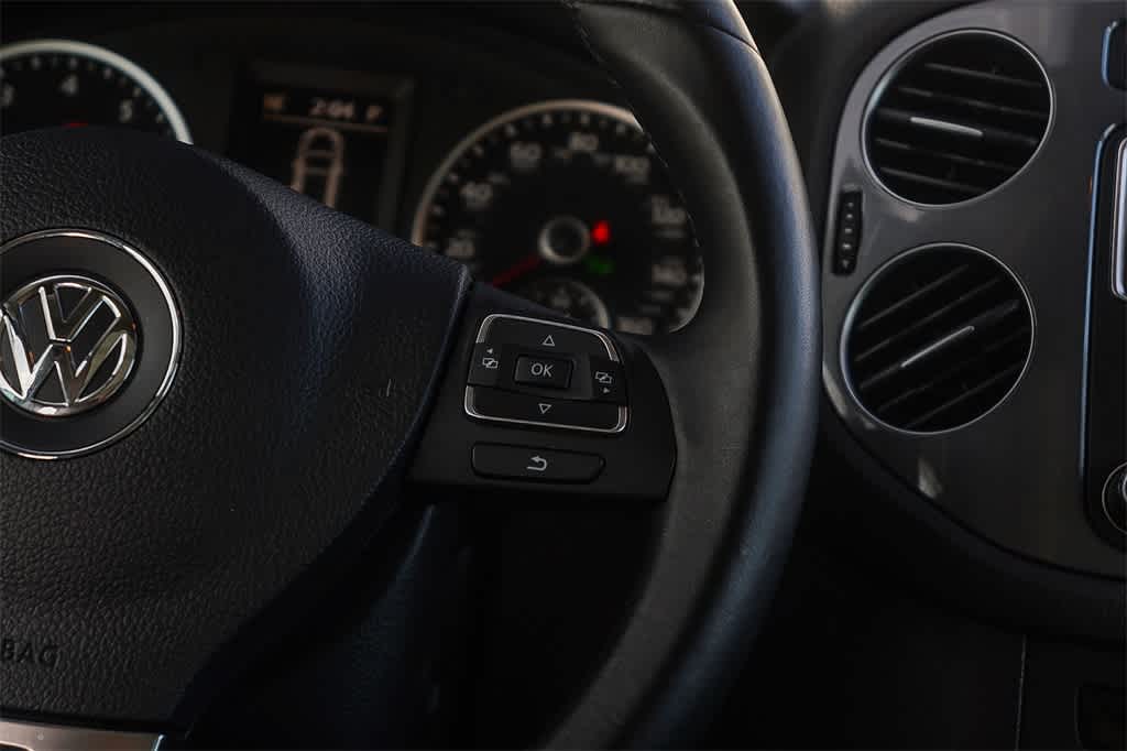 Thumbnail: 2017 Volkswagen Tiguan - 17